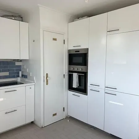 Confortavel T3 Com Vista Mar Em Apartment Paço de Arcos