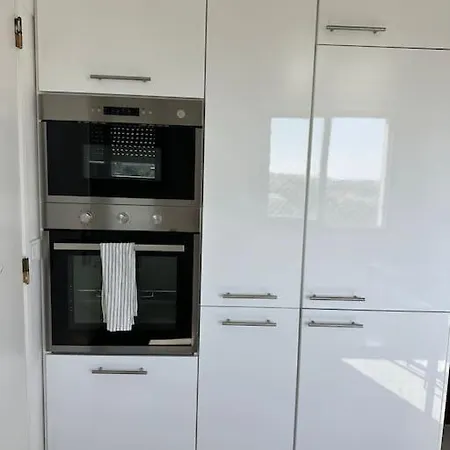 Confortavel T3 Com Vista Mar Em Apartment