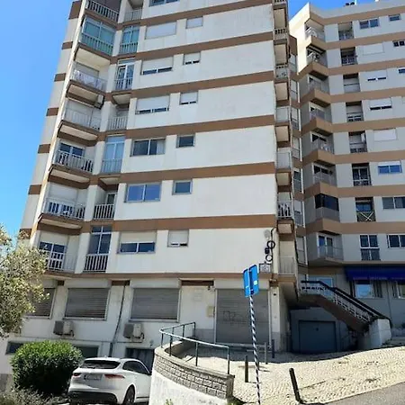 Confortavel T3 Com Vista Mar Em