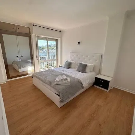 Confortavel T3 Com Vista Mar Em *